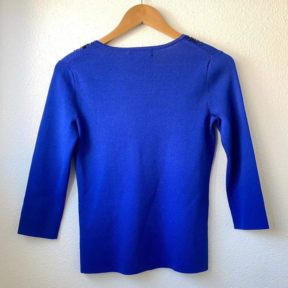 09. Cable & Gauge Petite Blue Beaded Top - Picture 5 of 6
